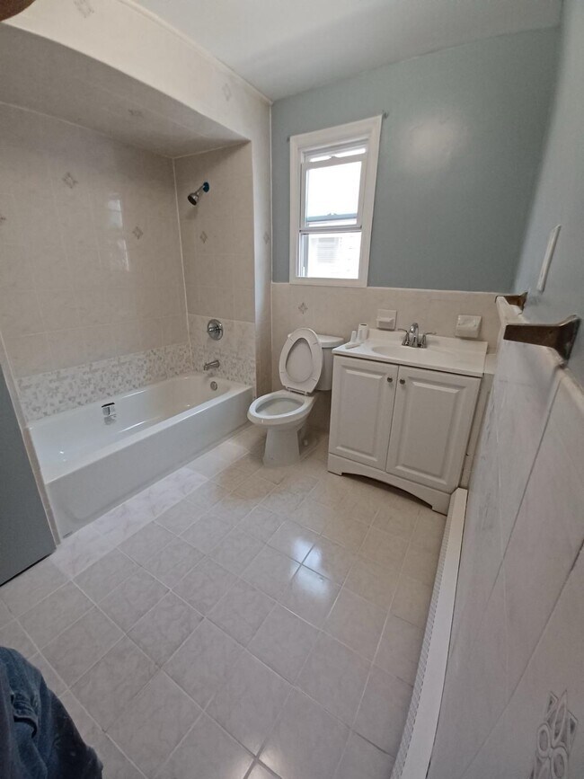 Building Photo - 6108 Durham Ave