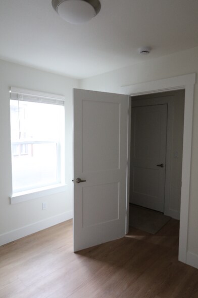 Building Photo - 12911 SE Ridgecrest Rd