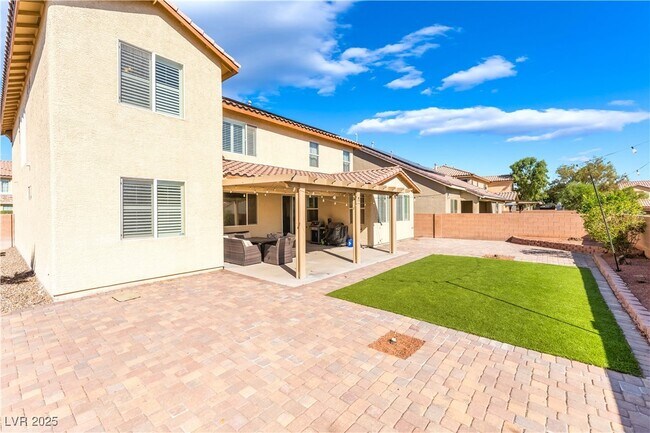 Building Photo - 1005 Windwalker Ave