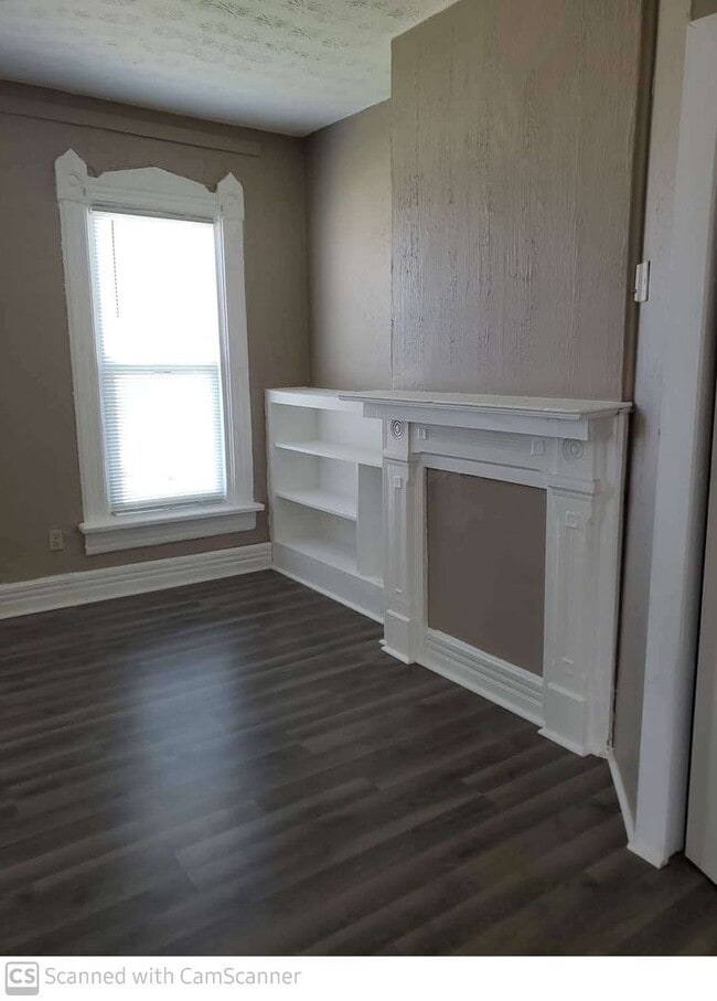 Building Photo - Refreshed 3 bed 1 bath home convenient to ...