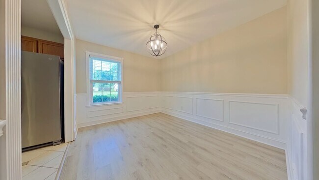 Building Photo - 317 Springwood Cir