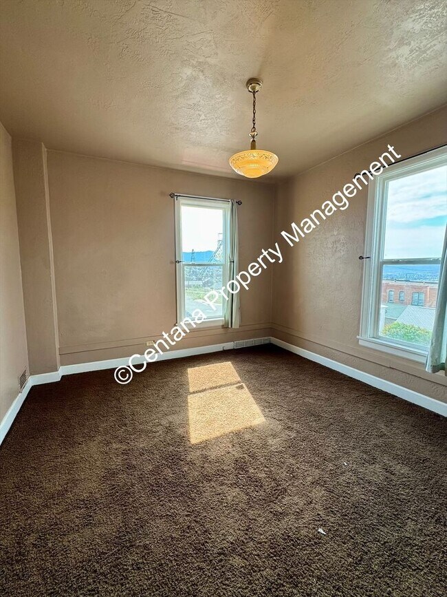 Building Photo - 909-911 Antimony