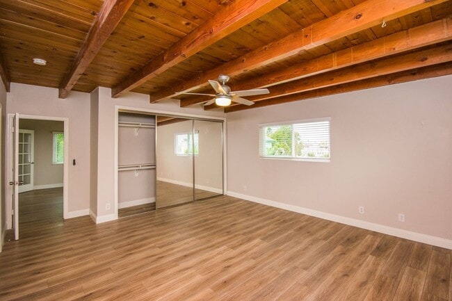 Building Photo - Amazing 2 Bedroom Only a Block from the Be...