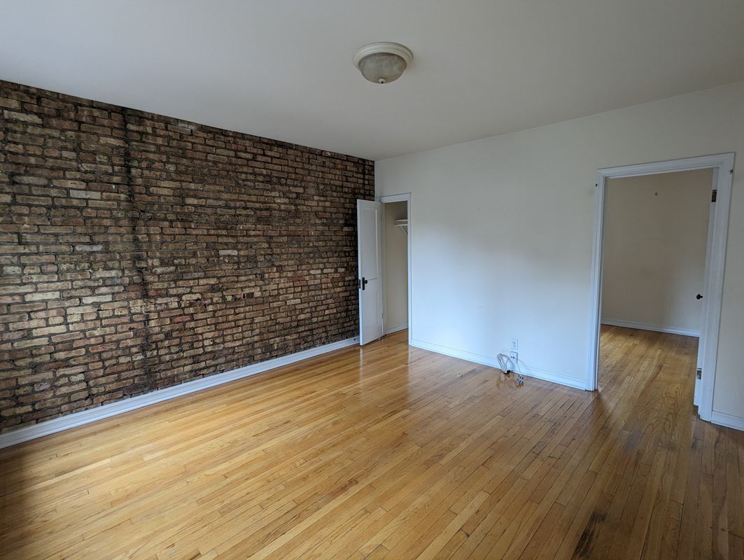 Building Photo - 3000 N Whipple St
