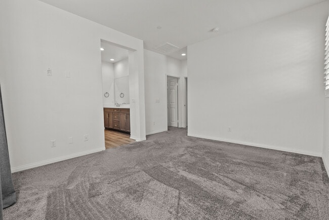 Building Photo - 14610 Isla Vista Dr