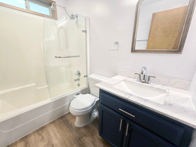 Building Photo - 164 N Harbor St