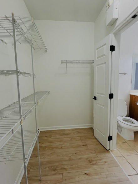 Building Photo - 12925 Centre Park Cir