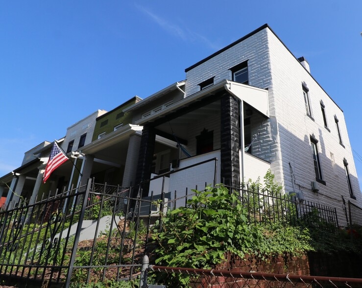 Primary Photo - 1743 L St NE