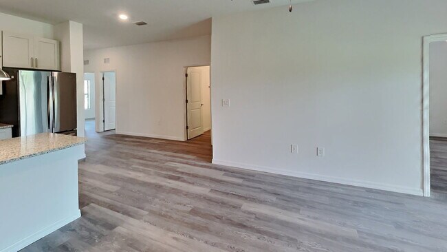 Building Photo - 4028 SW 7th Pl