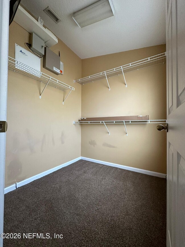 Building Photo - 5880 Sandstone Way