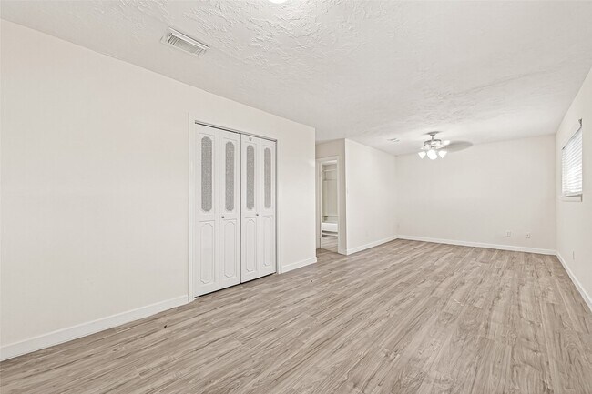 Building Photo - 4123 Cedar Gardens Dr