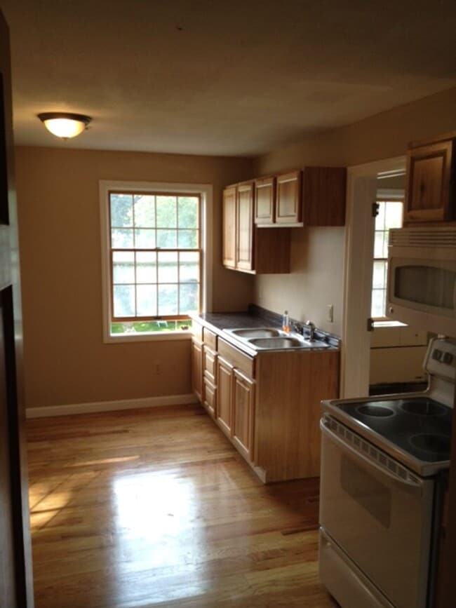 Building Photo - 948 US-1