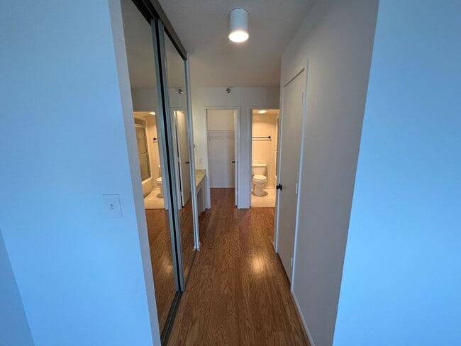 Building Photo - Luxurious 2 Bed 2 Bath Penthouse In Alta V...