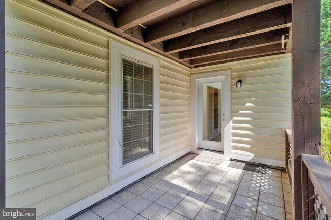 Building Photo - 10070 Oakton Terrace Rd