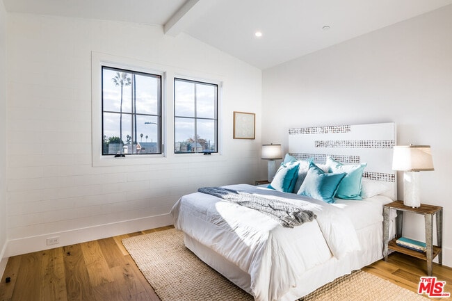 Building Photo - 12561 Westminster Ave