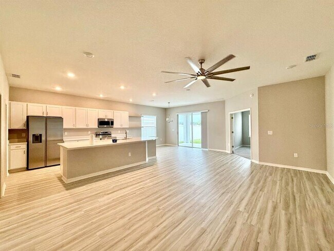 Building Photo - 35519 Bellington Blvd