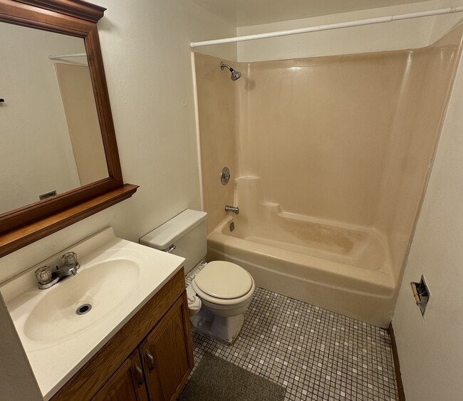 Building Photo - 7435 Tiffany Dr