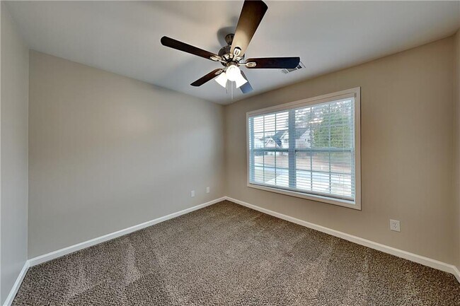 Building Photo - 383 Kyles Cir