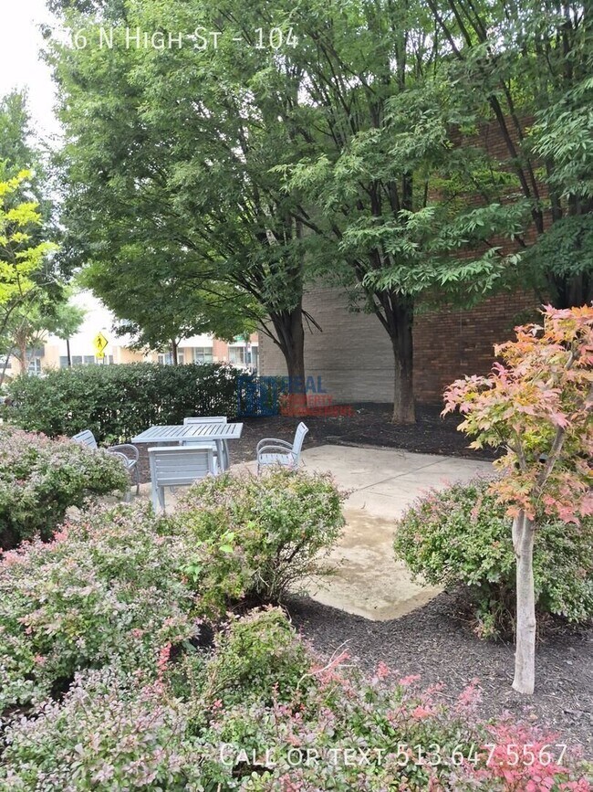 Building Photo - 1276 N High St