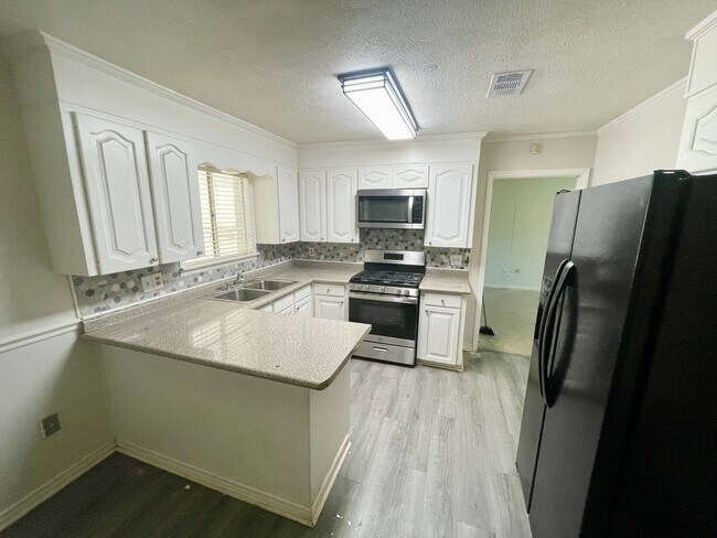 Building Photo - 539 Luckney Rd