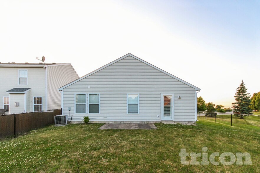 Building Photo - 1615 Blue Grass Pkwy