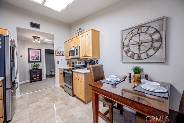 Building Photo - 10 Corniche Dr