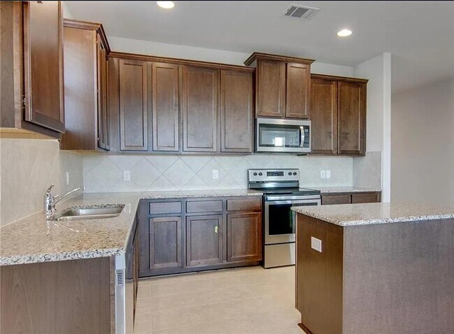 Building Photo - 240 La Escalera Dr