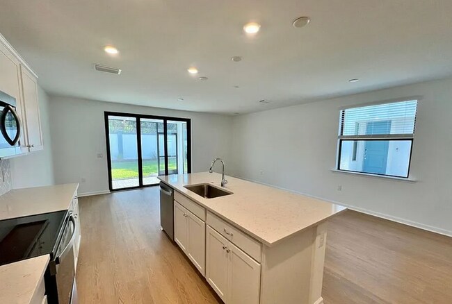 Building Photo - 27869 Solis Grande Dr