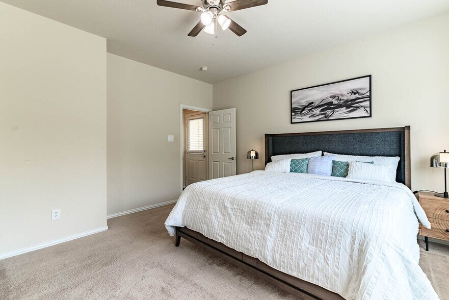Building Photo - 2856 Spotted Owl Dr