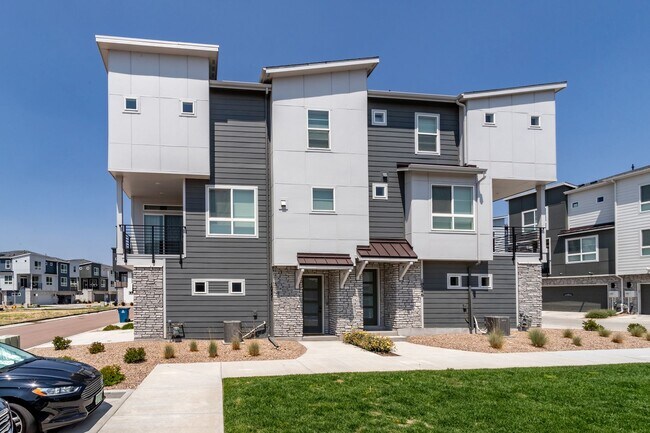 Building Photo - 10551 Spectrolite Pt
