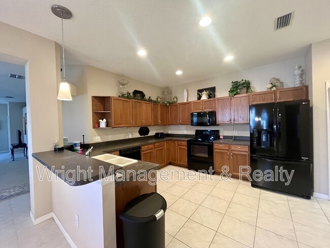 Building Photo - 6040 Sandhill Ridge Dr