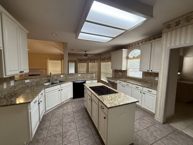 Building Photo - 4 Bedroom/3.5 bath The Vineyard Subdivision