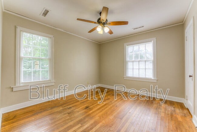 Building Photo - 778 Goodman St