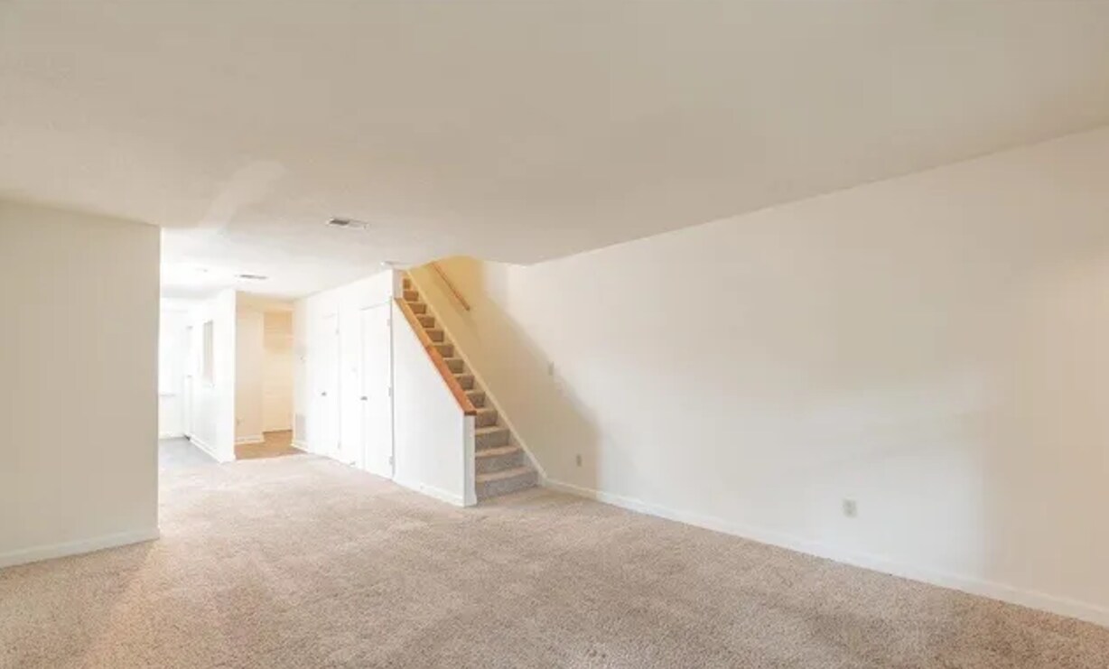 Building Photo - 2510 Avent Ferry Rd