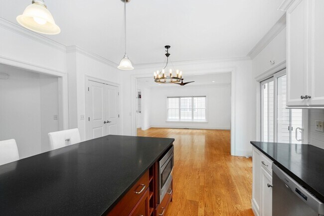 Building Photo - 14 Brattle Ln