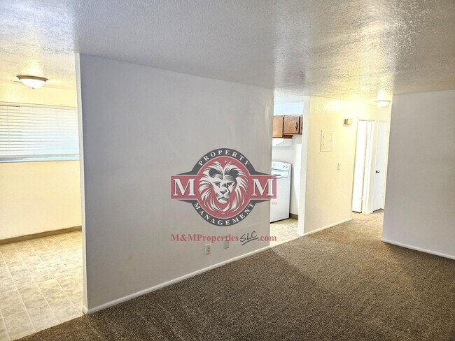 Building Photo - EARLY BIRD MOVE IN SPECIAL - LAST MONTH'S RENT FREE