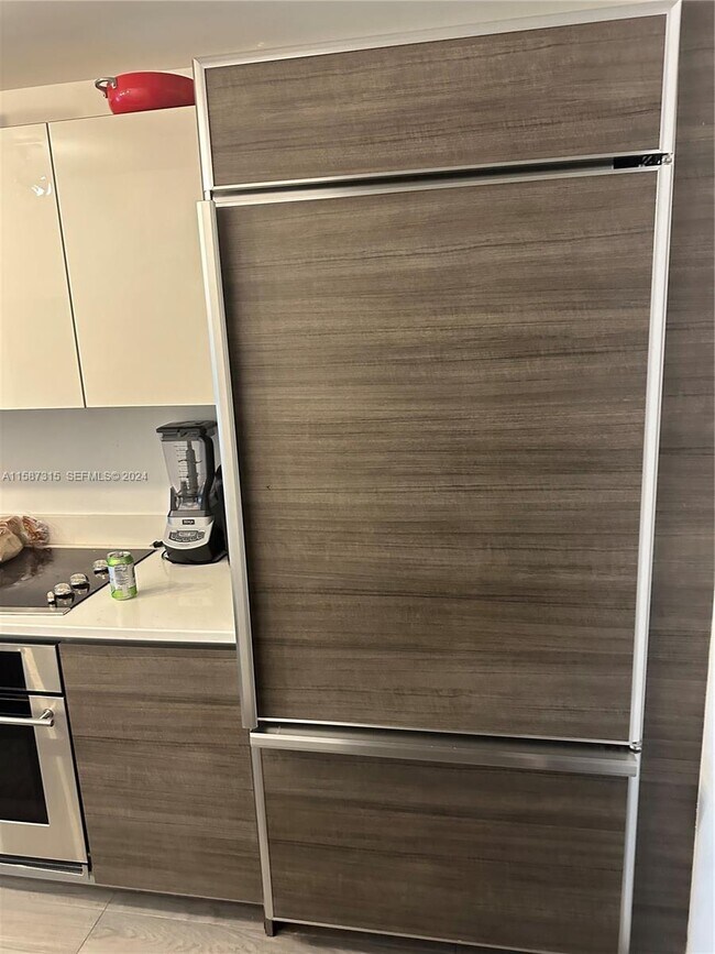 Building Photo - 1100S S Miami Ave