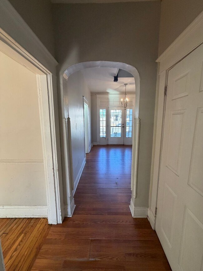 Building Photo - Charming 4bdrm/1.5bth Home Located in Richmond's North Highland Park w/Balcony!!