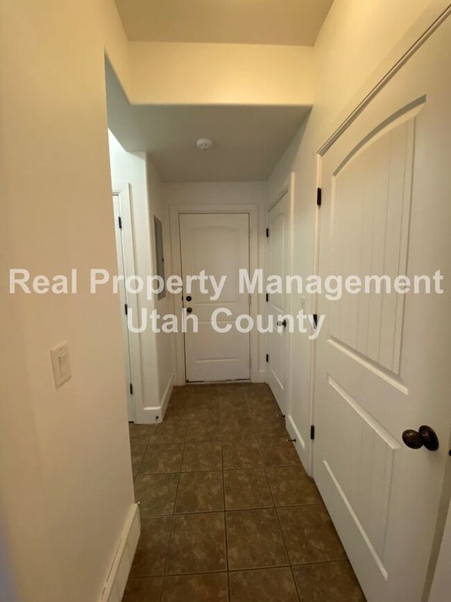 Building Photo - 1769 S 700 W