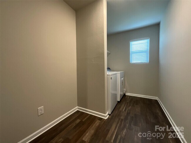 Building Photo - 6015 Ahoskie Dr