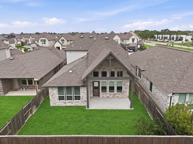 Building Photo - 26307 Camden Cyn Ave