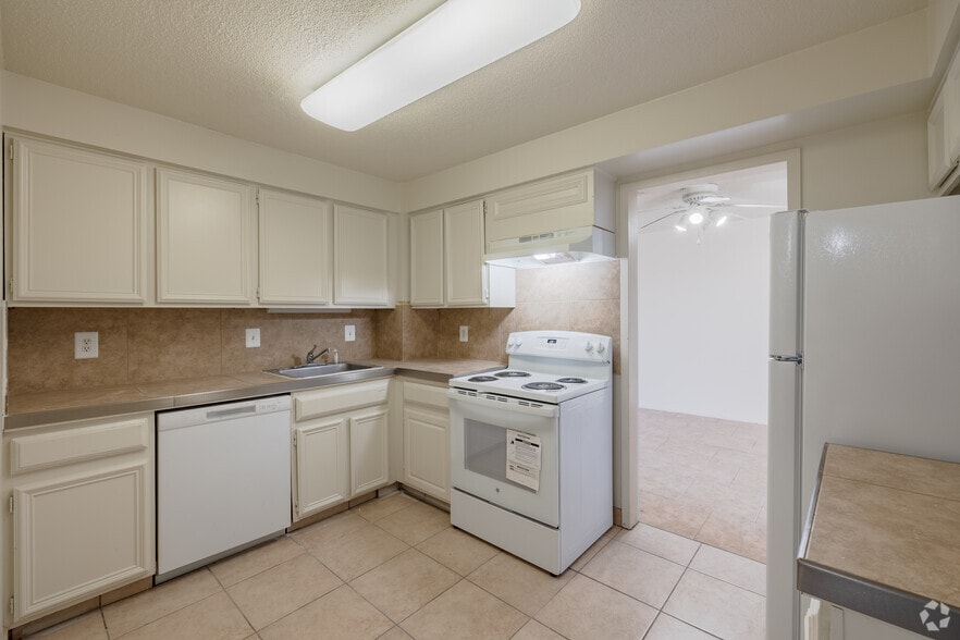 Primary Photo - North Park Place Apartments