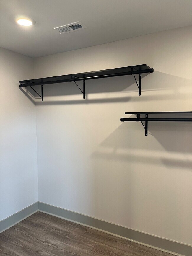 Building Photo - 2922 Painted Pony Dr