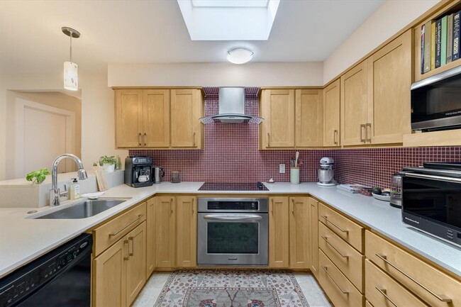 Building Photo - 7921 Ridgeline N