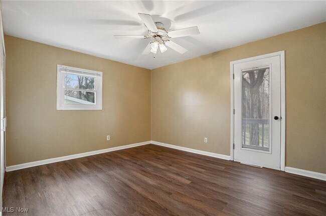 Building Photo - 7429 Sylvan Dr