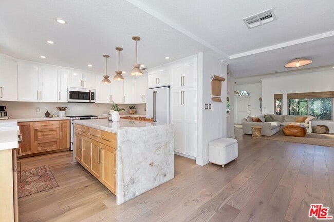 Building Photo - 810 Commonwealth Ave