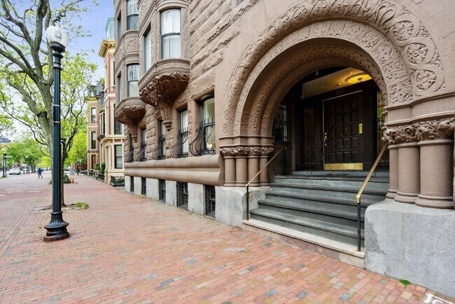 Building Photo - 330 Dartmouth St