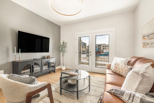 Building Photo - Lincoln Crossing Apartments Unit 1301