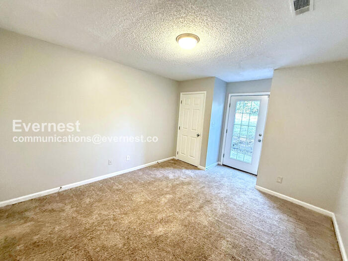 Building Photo - 713 Carr Ave