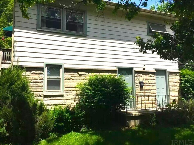 Building Photo - 2 bedroom and 1 bath